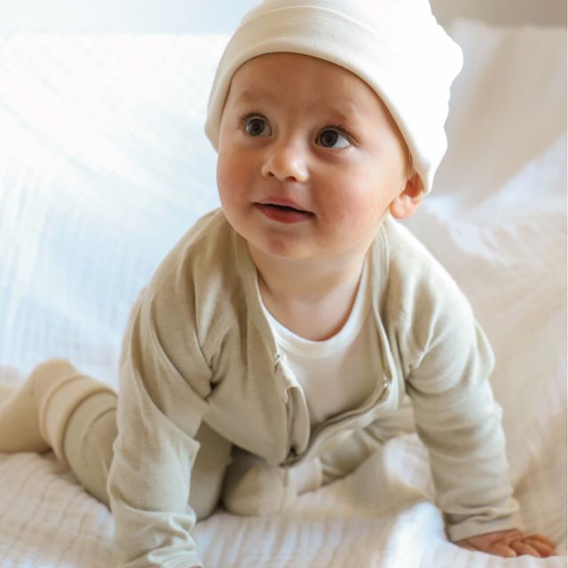Fibre For Good relies on organic natural colour cotton as a key element to
its line of babywear products, which allows it to eliminate artificial dyes
and toxic chemicals in the production of its
apparel.